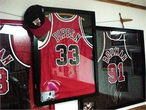 Small Glossy Black Jersey Display Case 100211